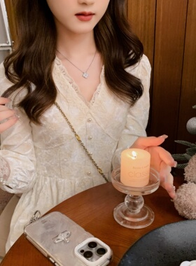 安璃 法式温柔精致刺绣V领微珠光丝绒连衣裙