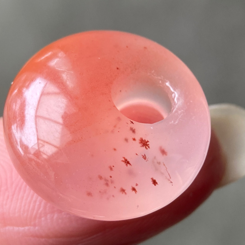 18毫米九口料天然南红玛瑙特色樱桃红草花平安鱼眼公主扣