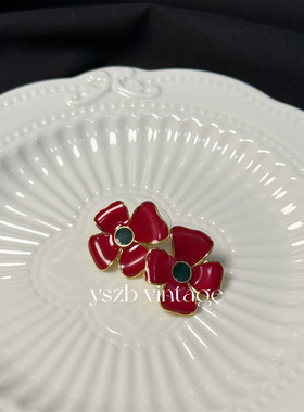 予 2056 复古港风轻奢小众红色珐琅四叶镀K金保色花朵耳钉 包邮