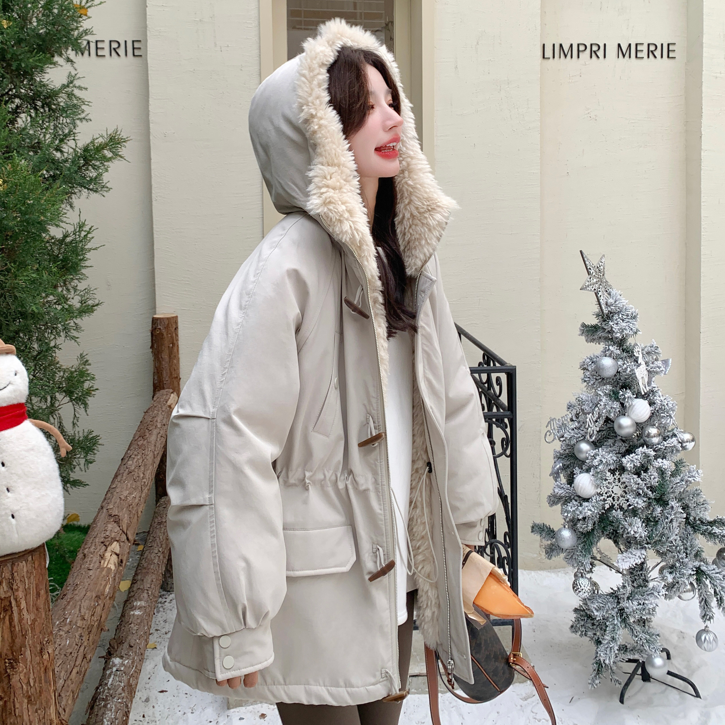 25冬新牛角扣羊羔毛内胆连帽中长款派克服170-6817-P225-K328,女装派克服,浙宝170