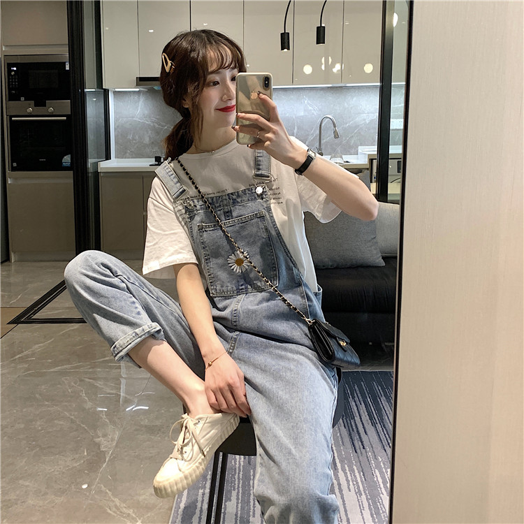 Real price - spring new Korean super hot embroidery versatile age reducing loose denim Suspenders