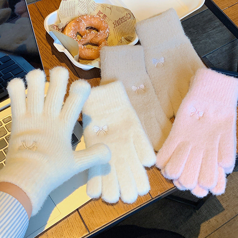 可爱蝴蝶结毛绒针织五指手套女冬季保暖2025新款加厚防寒学生骑行