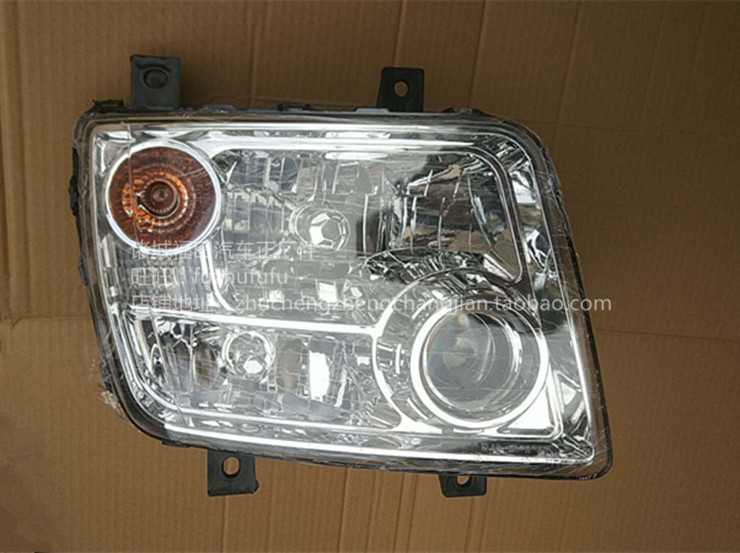 瑞沃RC3Q5RB2280款前大灯