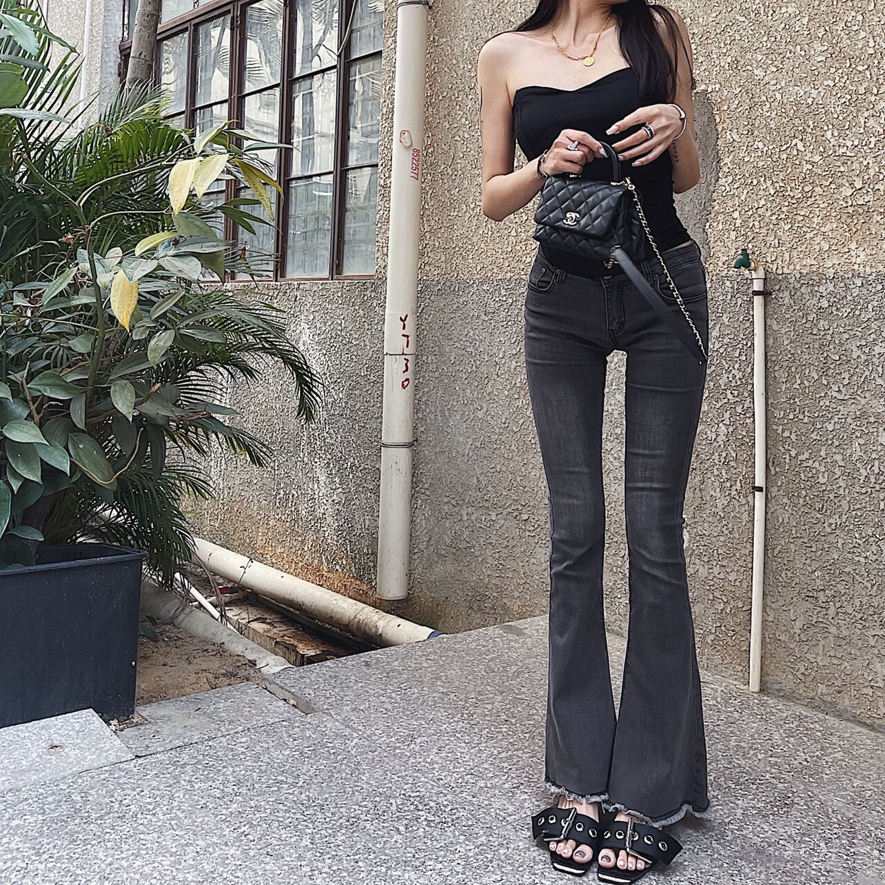 bacchus online 显瘦辣妹黑色鱼骨收腰v字型抹胸聚拢上衣遮肉牢固