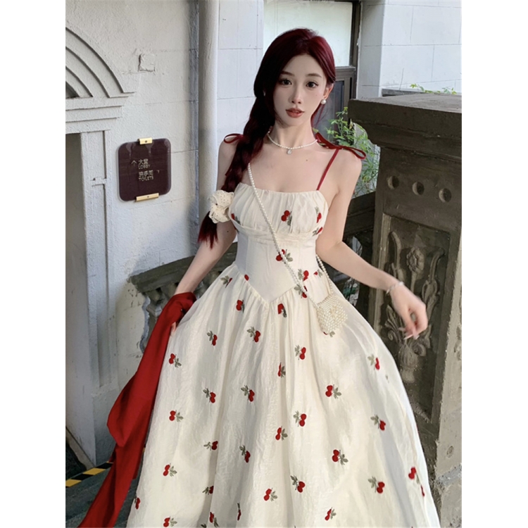 白色连衣裙夏季新款法式复古高级