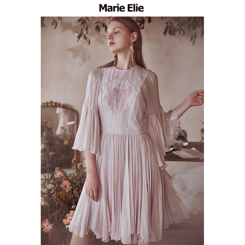 Marie Elie春夏新款 妩褶粉唇刺绣连衣裙 EAA22M05734