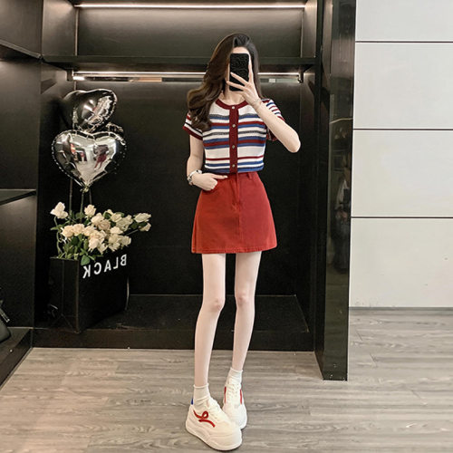 港风复古时尚套装裙女春季新款感红色印花衬衫高腰短裙两件套