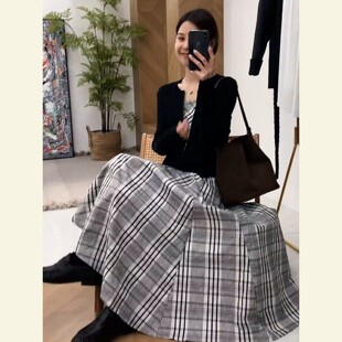 女 气质长裙简单大方轻奢高级感女人味格子吊带连衣裙套装 夏季 法式