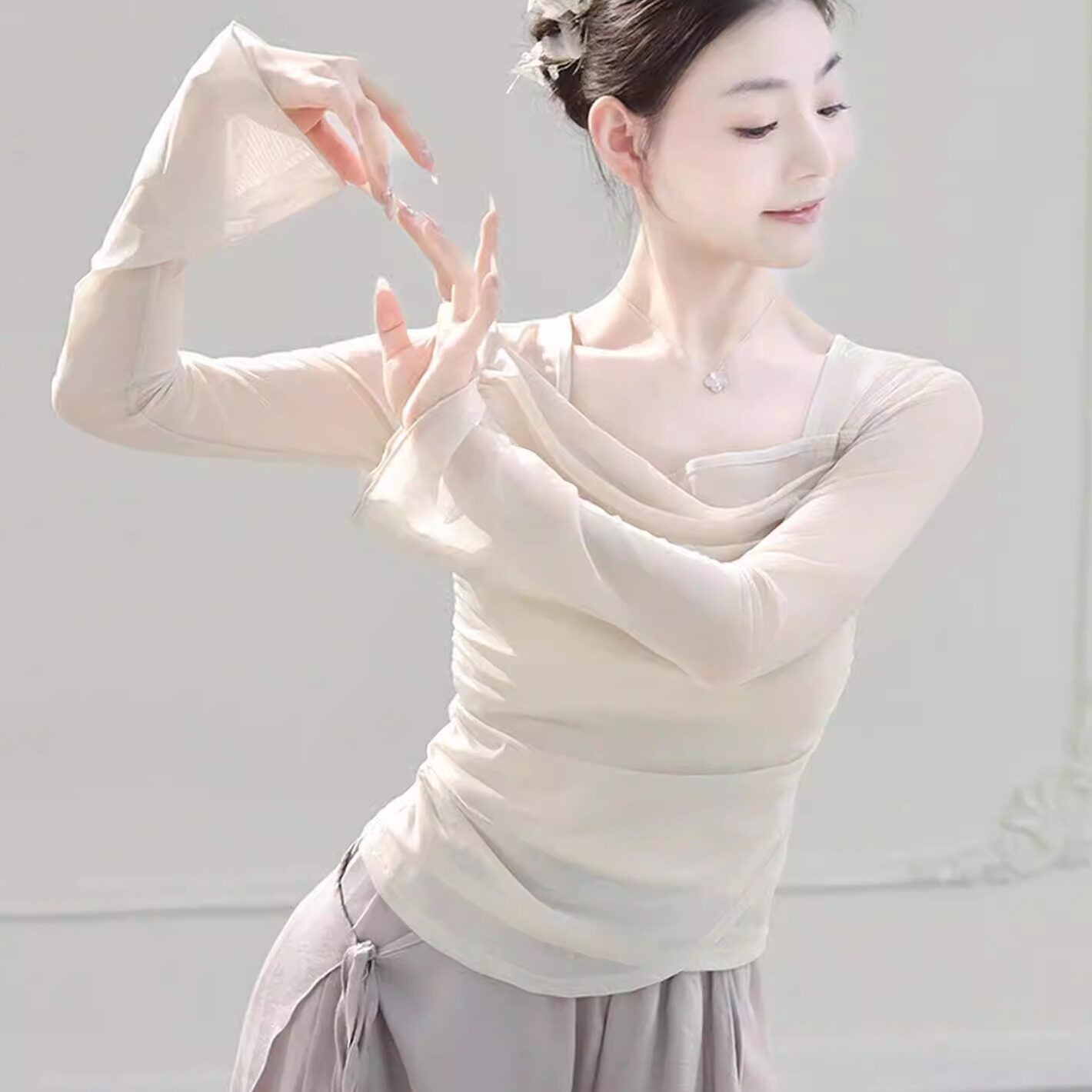 秋冬练功新款演出服网纱古典舞长袖服舞蹈纱衣2025现代舞上衣黑色