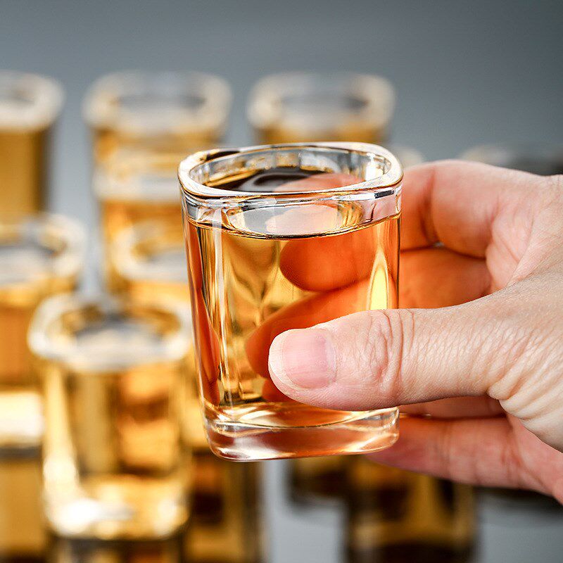 玻璃白酒杯套装6个烈酒杯12只装托盘家用洋酒杯小号一口杯