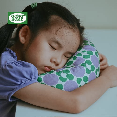 可整体机洗的透气防螨学生午睡枕