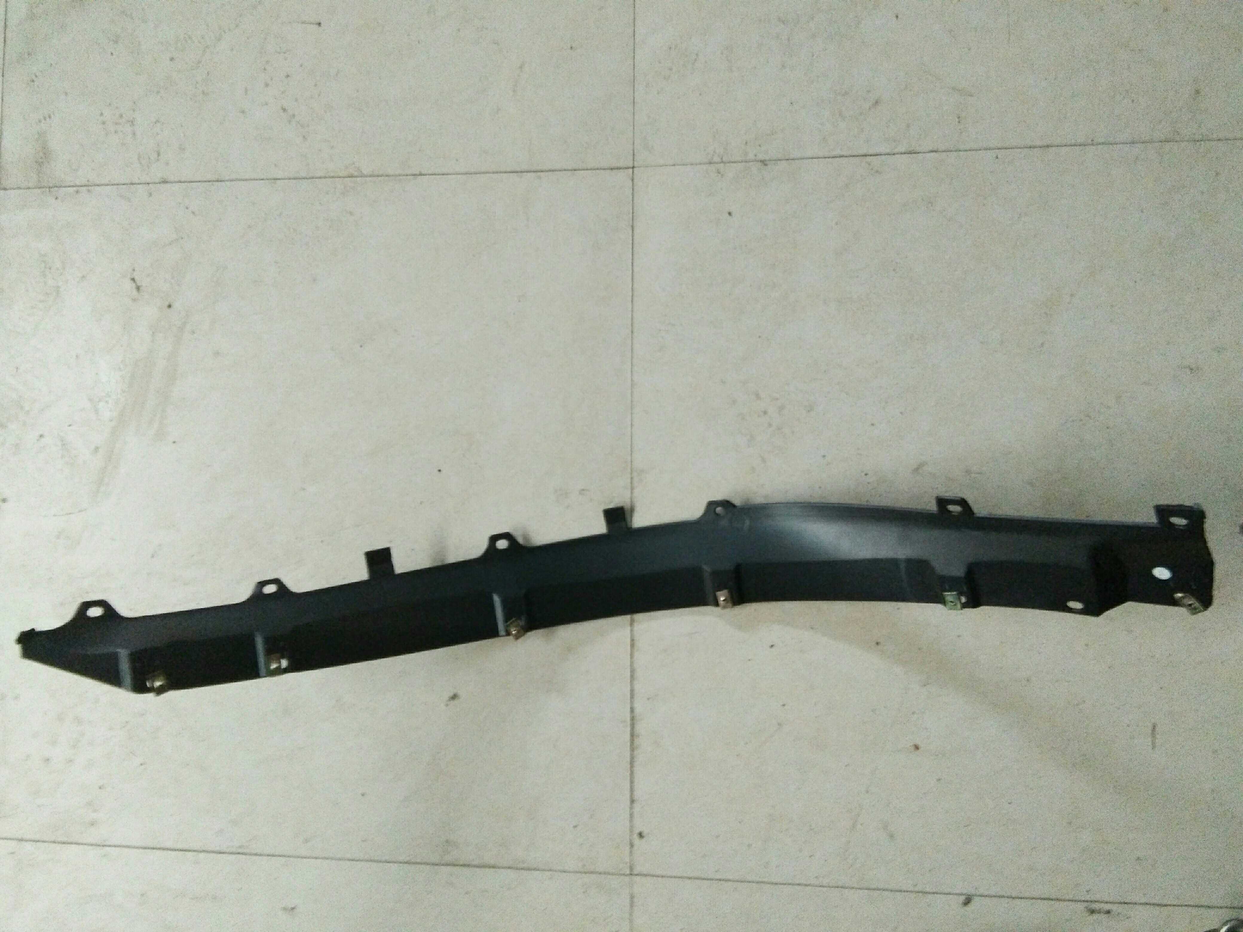 郑州汽车配件：越野车帕拉丁皮卡NP300叶子板内衬支架 轮眉内衬