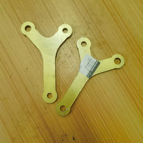 郑州东风锐骐皮卡ZD22 D22A发电机调节支架安装支撑架支架全新件