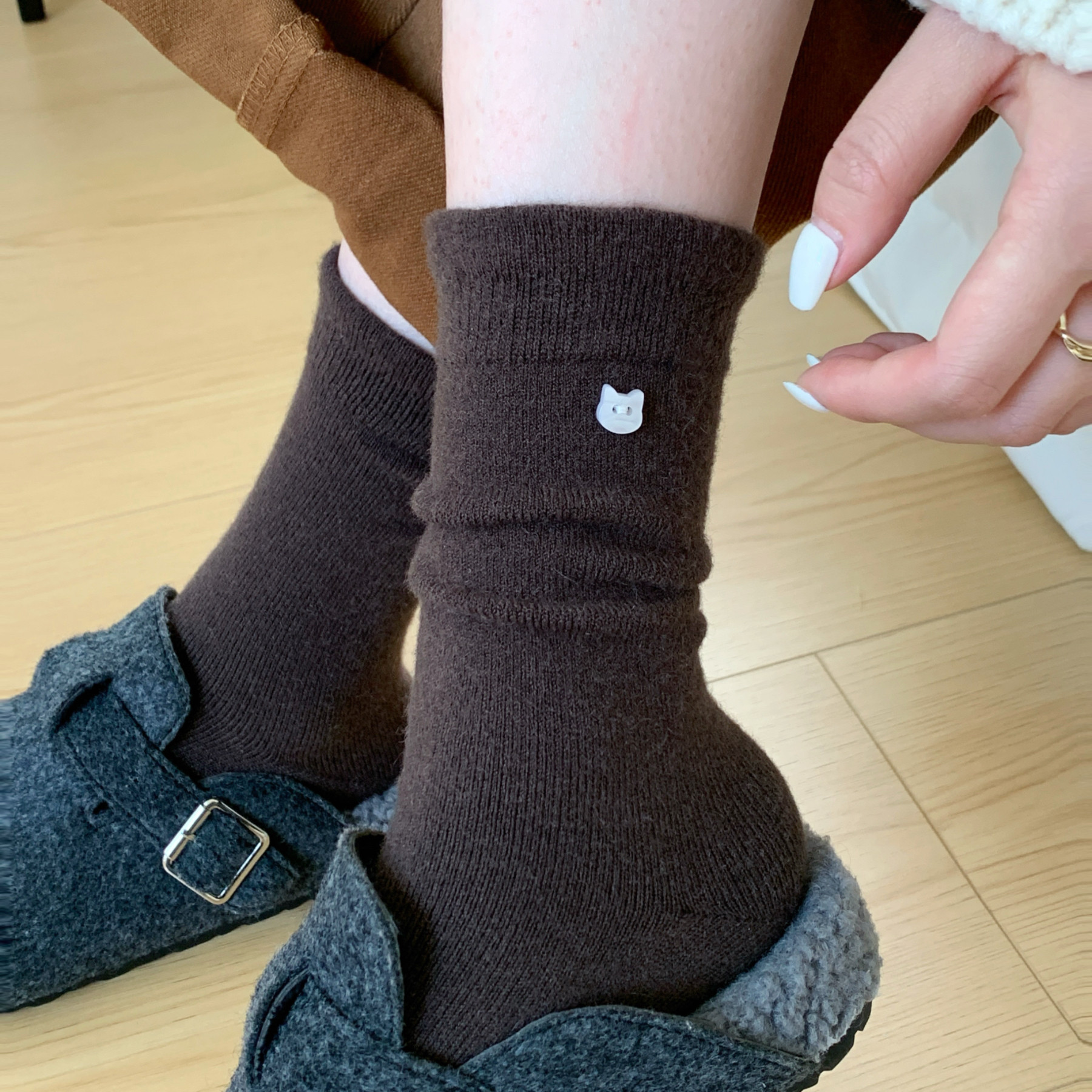 可爱猫咪毛绒保暖袜子女中筒袜