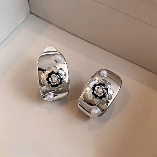 优雅山茶花朵珐琅珍珠耳环女