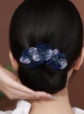 蓝色花朵盘发器女气质懒人丸子头盘发杆新款扭扭夹思亚高端头饰