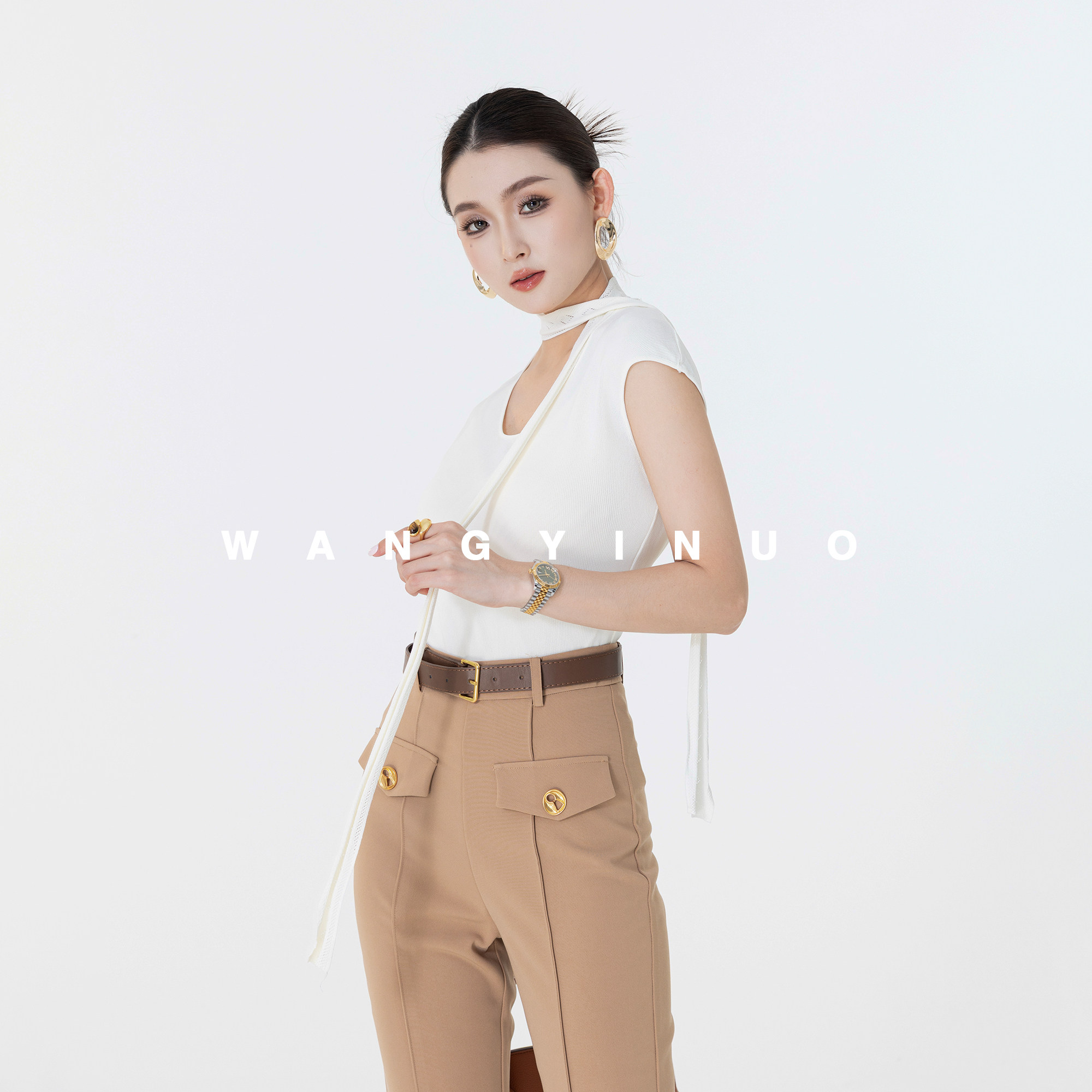 MD依诺【简白出境】2026夏季款修身显瘦百搭套头气质针织女装上衣