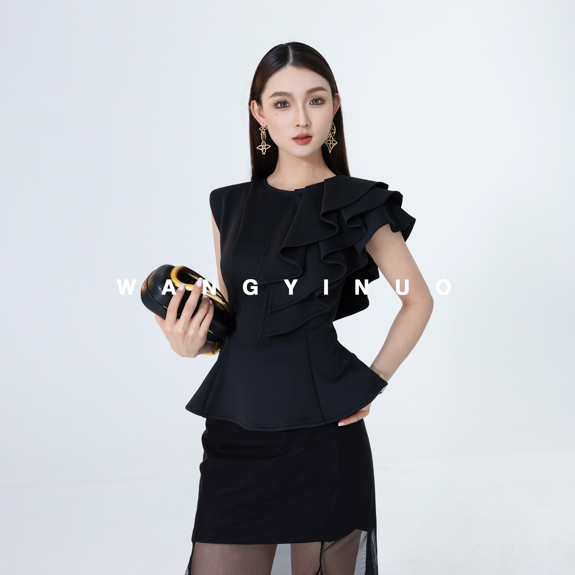 MD依诺【梦屿之花】2026夏季款时尚百搭显瘦设计感拼接休闲上衣