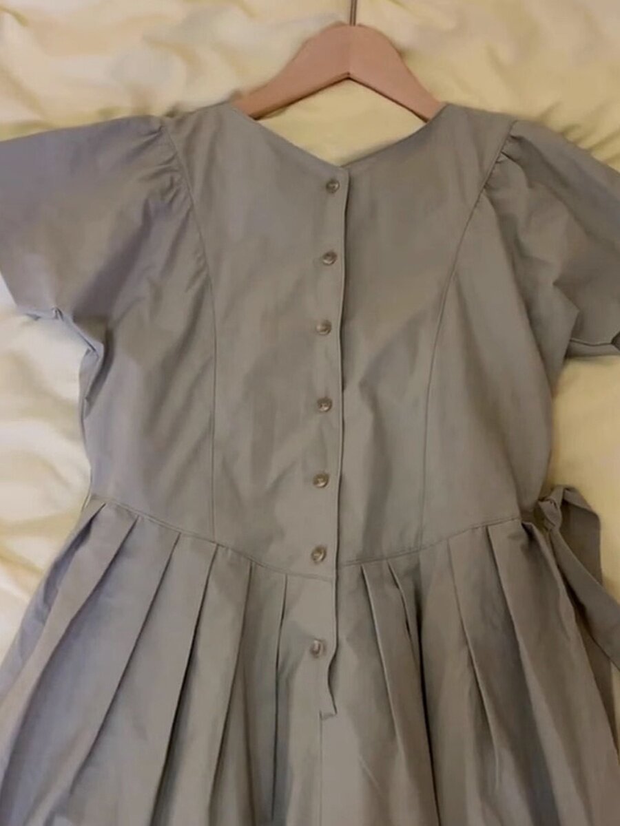 BIG NAME WITHDRAWAL OF THE CABINET ORIGINAL SINGLE TAIL CLEARANCE PICKING UP LEAKS WOMENS HIGH-END TEA BREAK FRENCH HONG KONG FLAVOR RETRO GRAY V-NECK DRESS