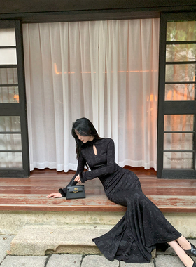 Norain不下雨黑色新中式毛领提花鱼尾连衣裙女秋冬加厚收腰旗袍裙