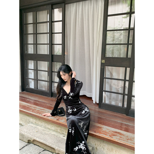 Norain不下雨黑色新中式 旗袍女秋冬度假收腰长裙 改良丝绒刺绣修身