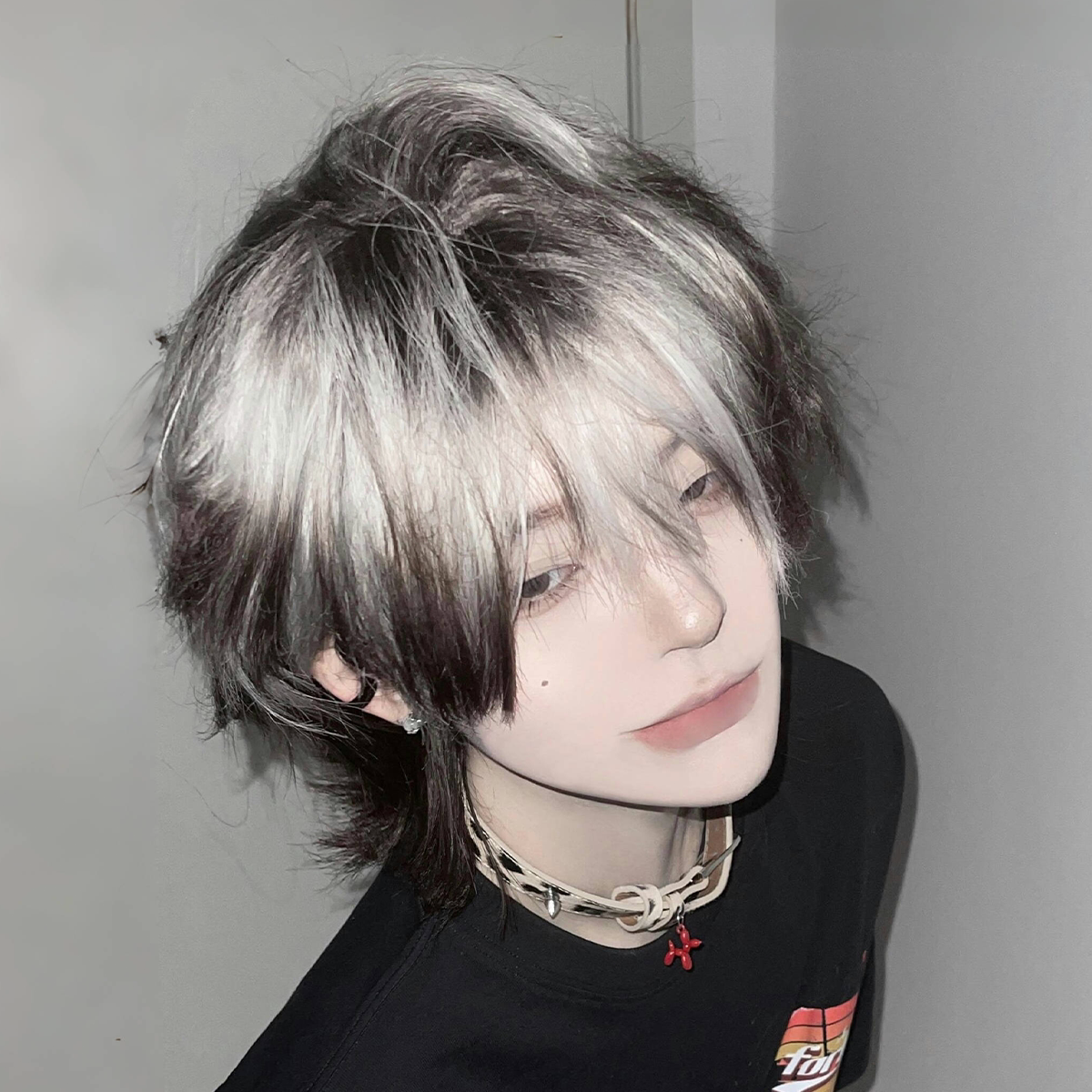 黑白挑染假发个性渐变全头套二次元微卷短发动漫拍照cos万用道具