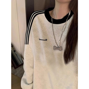 美式复古三条杠圆领卫衣女秋冬季宽松设计感小众上衣加绒加厚外套