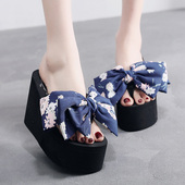 海边时尚 11厘米沙滩鞋 人字拖女凉拖鞋 度假外穿厚底坡跟花朵蝴蝶结