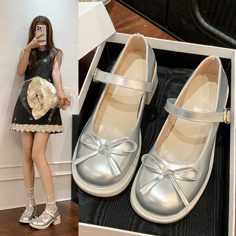 配裙子小皮鞋女英伦风防滑鞋子女