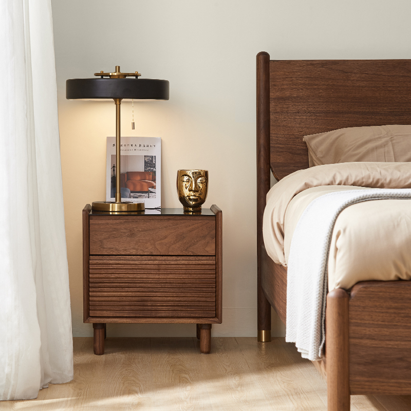 留意实木床头柜多功能收纳柜子