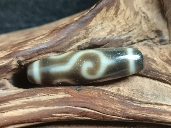 法螺佛四眼天珠藏传九眼石页岩玉髓玛瑙原矿真品手串项链吊坠