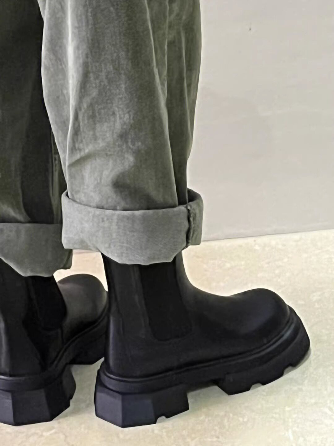 첼시 마틴 부츠 여성 봄 가을 싱글 부츠 2023 신상 대형 두꺼운 밑창 굴뚝 부츠 종아리 중간 부츠 숏부츠