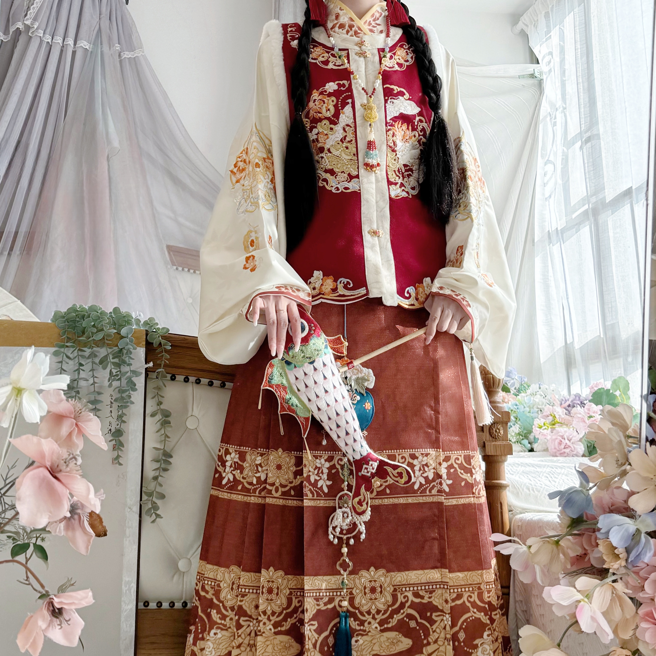 江南芸原创灵蛇小财神汉服女明制圆领刺绣比甲加绒拜年服马面裙冬