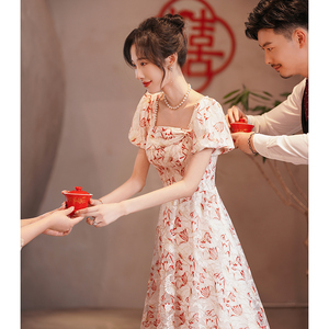敬酒服2023新款新娘酒红碎花平时可穿订婚礼服回门礼裙法式连衣裙