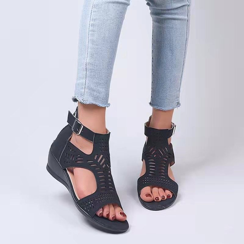 flat sloping sandals with oversized hollow buckle sandals