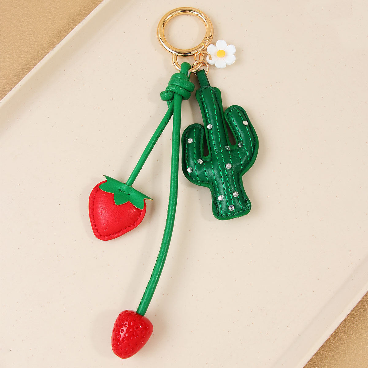 新款高级感pu草莓仙人掌包包挂件钥匙扣书包挂饰ins风少女心配饰