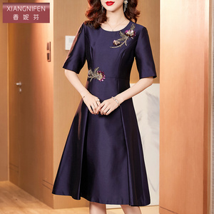 香妮芬刺绣钉珠宴会礼服妈妈连衣裙女高贵2026新款春秋修身收腰裙