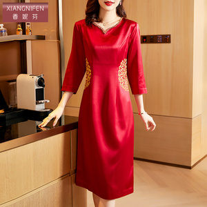 香妮芬妈妈婚宴礼服2026新款春季高贵优雅阔太太醋酸婚礼连衣裙女