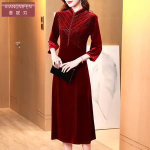香妮芬绣花钉珠通勤修身中年妈妈婚宴礼服连衣裙女2026新款春季季