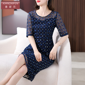 香妮芬高贵气质刺绣连衣裙阔太太气质减龄波点连衣裙女2026新款秋