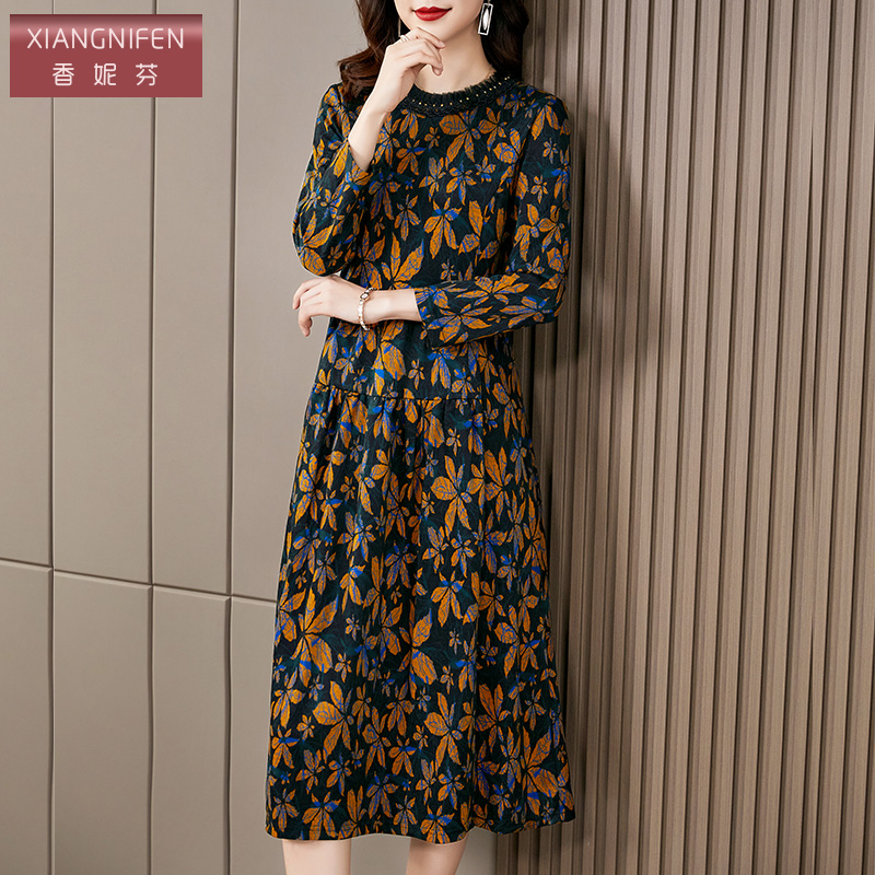 香妮芬休闲风妈妈新款大摆连衣裙