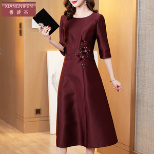 香妮芬高端绣花妈妈婚宴礼服高贵2026新春季喜婆婆宴会结婚连衣裙
