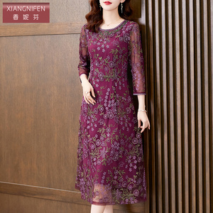 香妮芬高端重工刺绣中年妈妈连衣裙女2026新款春季碎花收腰显瘦裙