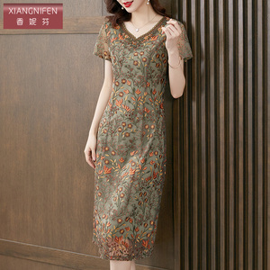 香妮芬重工刺绣高端妈妈休闲连衣裙女夏2026新款洋气修身遮肚显瘦