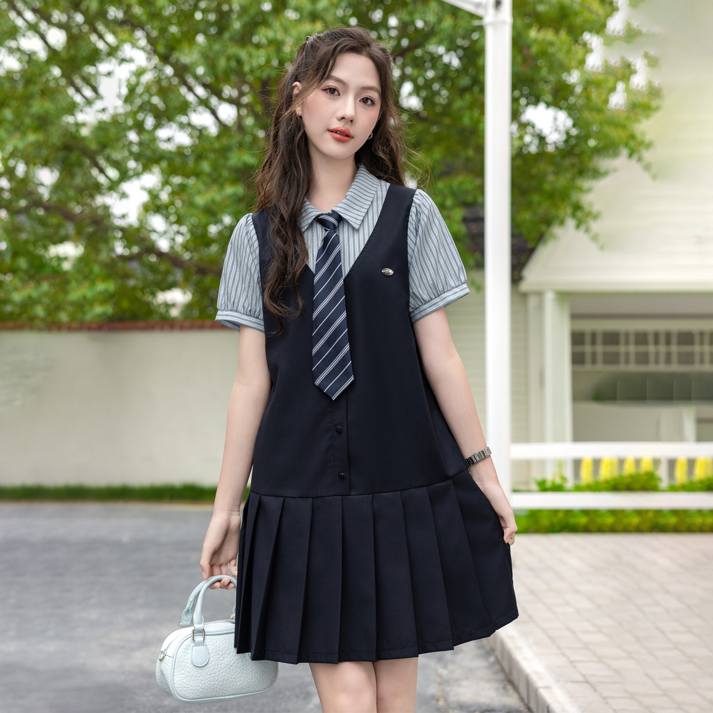 骄骄虎女大童夏季学院风连衣裙