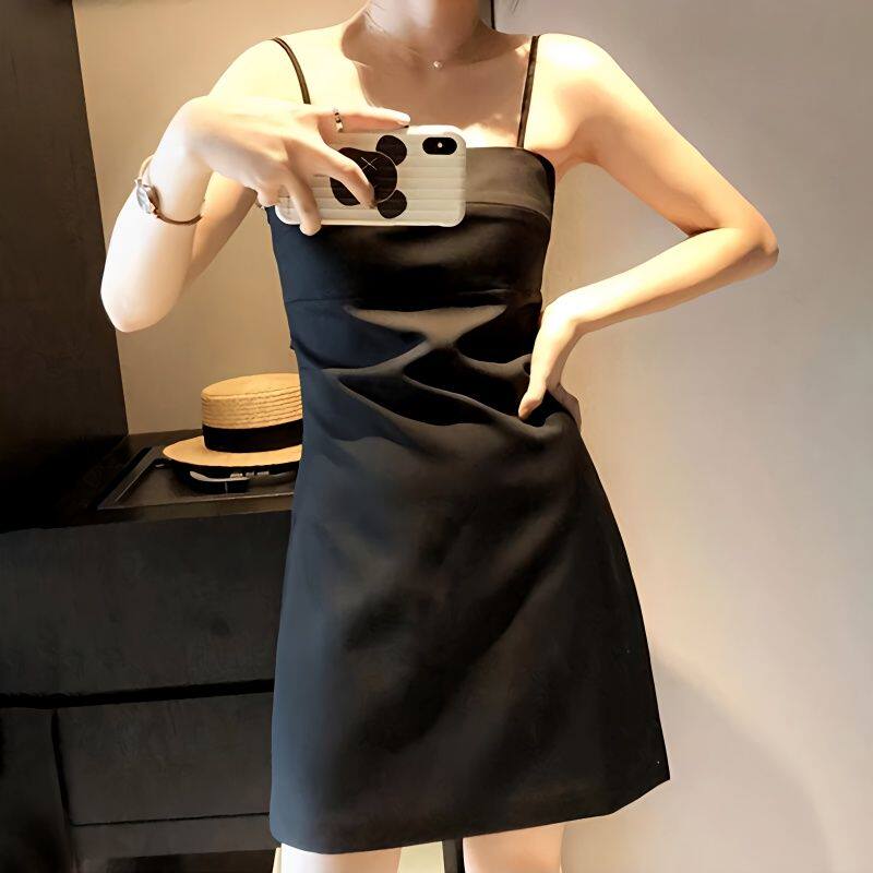 黑色吊带连衣裙女夏季小个子性感西装内搭修身高级a字甜辣小黑裙