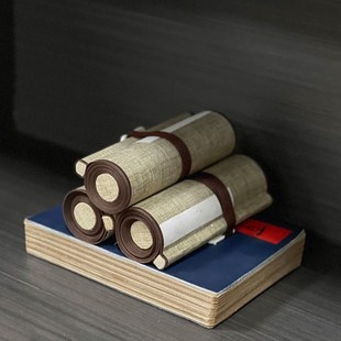 精选新中式侘寂风样n板房书房桌面饰品花瓶花艺卷轴书柜太石湖摆