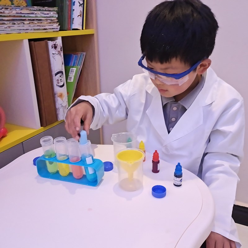 新选儿童长袖白大褂职业cosp物理学家J科学家实验玩具表演幼儿园