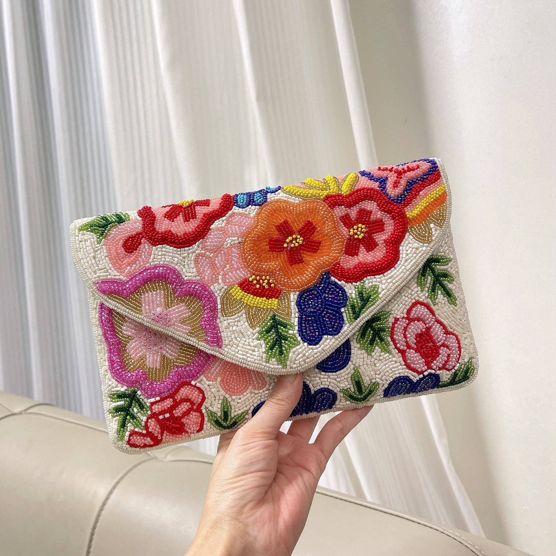 现货印度手工钉珠叶子手拿手提袋珠绣串珠斜挎单肩腋下信封包菱格