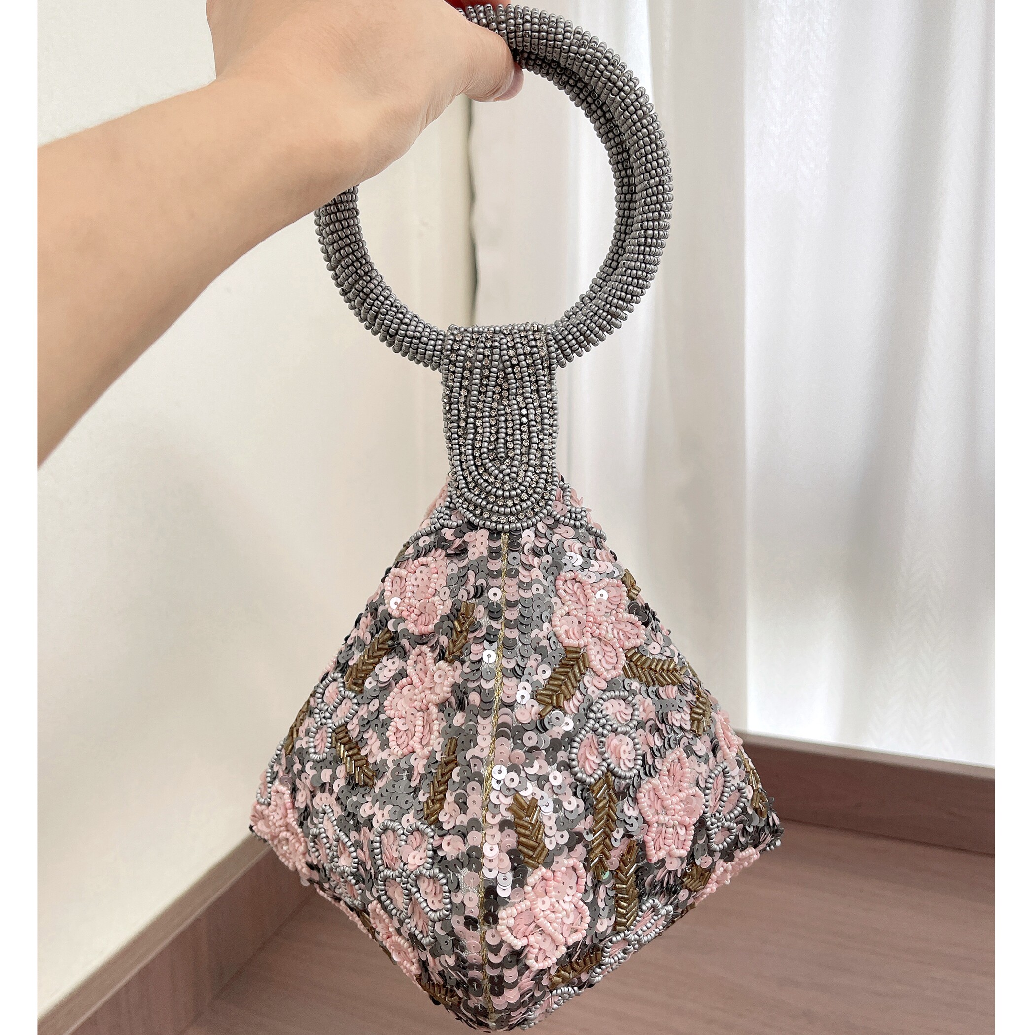 印度手工钉珠太阳花手环包饺子包